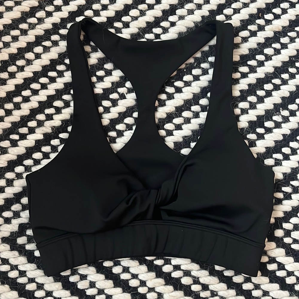 twist front racerback sports bra